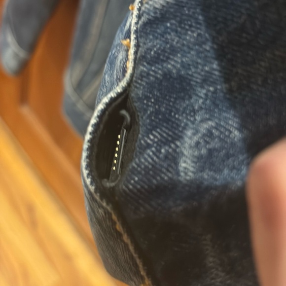 Levi’s Trucker Jacket with Jacquard By Google - Picture 16 of 17